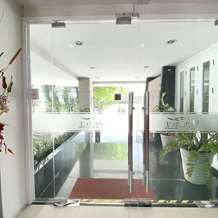 14 Place Sukhumvit Suites