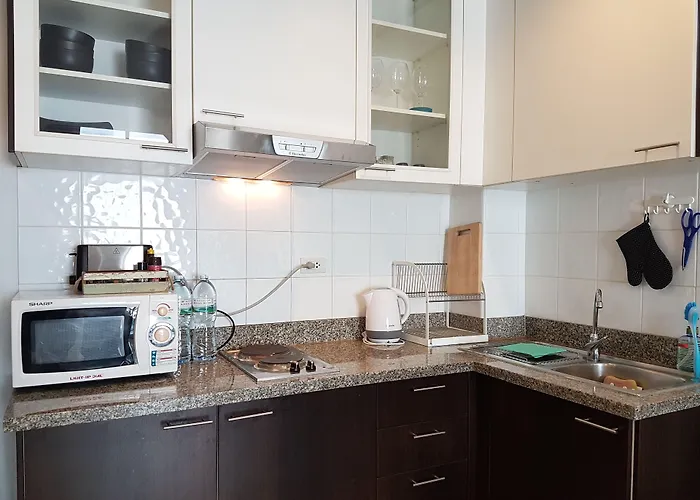 14 Place Sukhumvit 4*