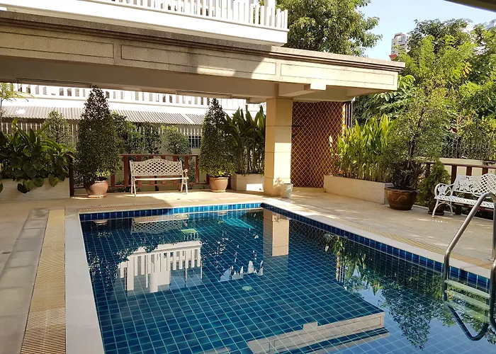 14 Place Sukhumvit Aparthotel 4*