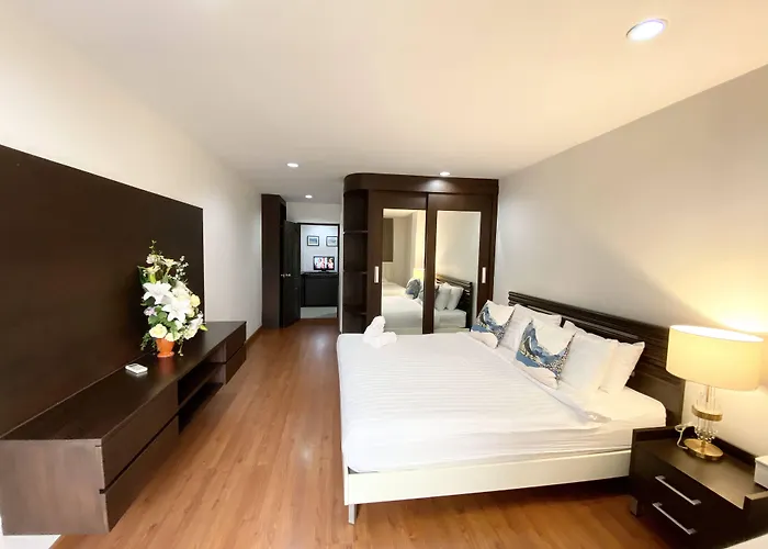 14 Place Sukhumvit 4*
