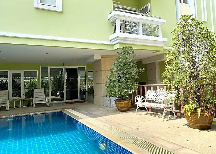 14 Place Sukhumvit Aparthotel 4*