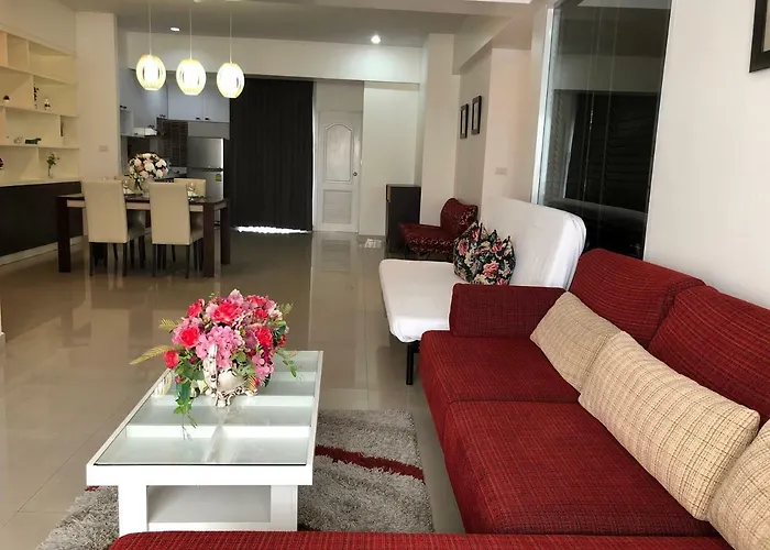 14 Place Sukhumvit 4*